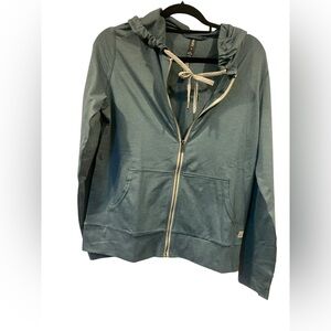 NWOT Vuori performance hoodie BLUE Size M